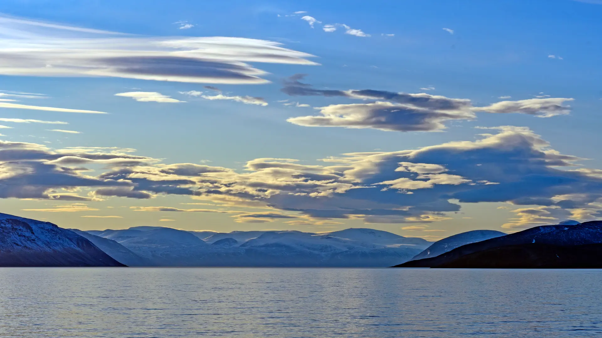 Monumental Island, Canada
