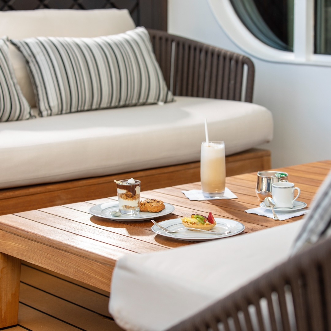Outdoor cafe seating