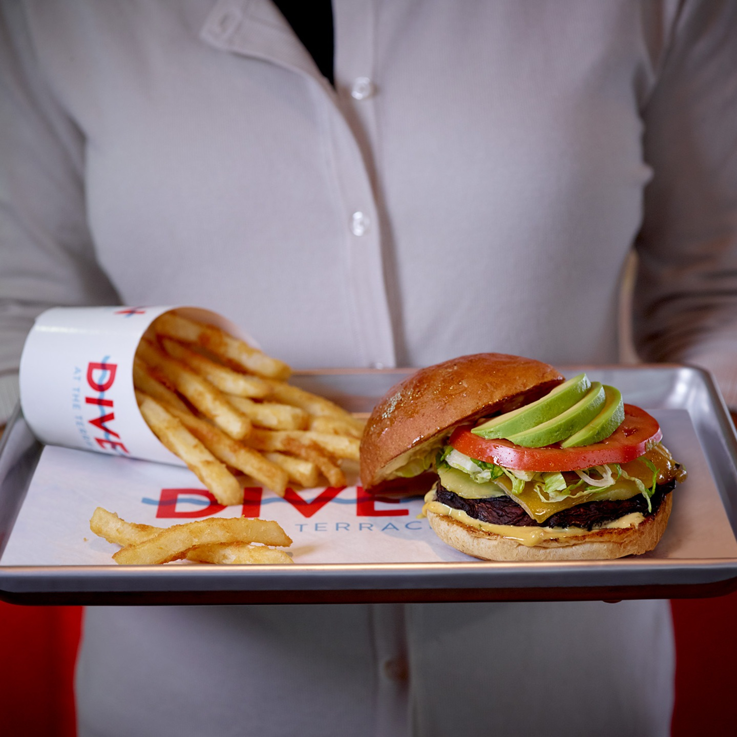 Server Holdig Burger