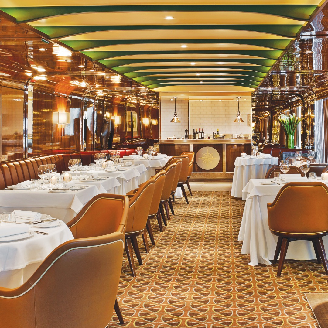 Refined dining tables and chairs