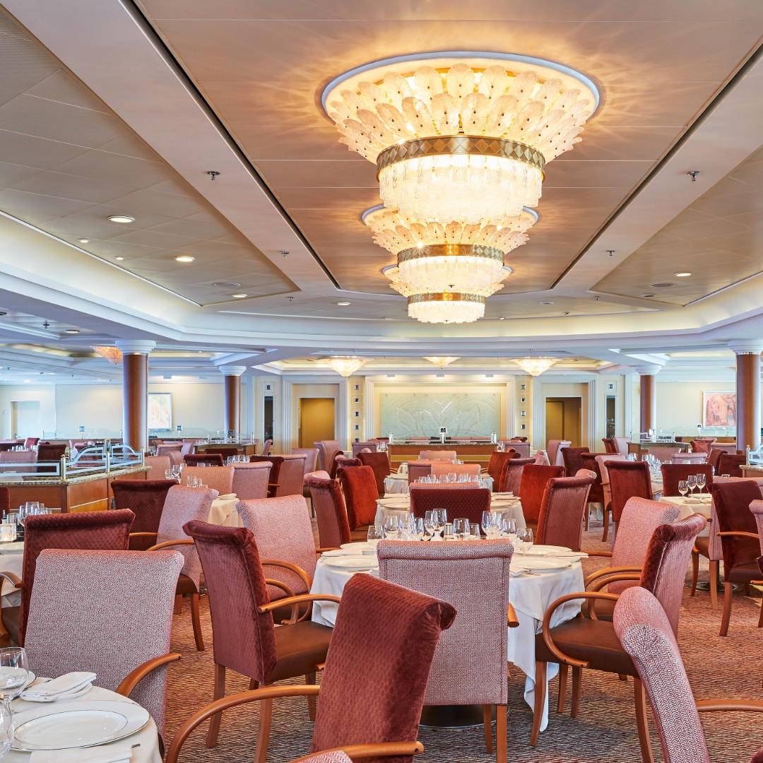 Elegant dining room tables